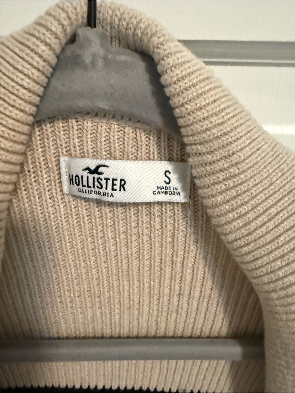 Hollister Cream/Navy Ribbed  Zip CardiganSweater